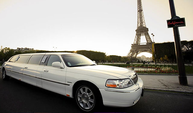 Limousine à Paris la nuit